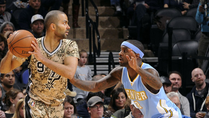 队报：卡马拉凶狠铲舍瓦利耶逃过红牌，裁判仅出示黄牌引争议（队报：卡马拉飞铲舍瓦利耶疑似红牌却仅吃黄牌，判罚引发争议）