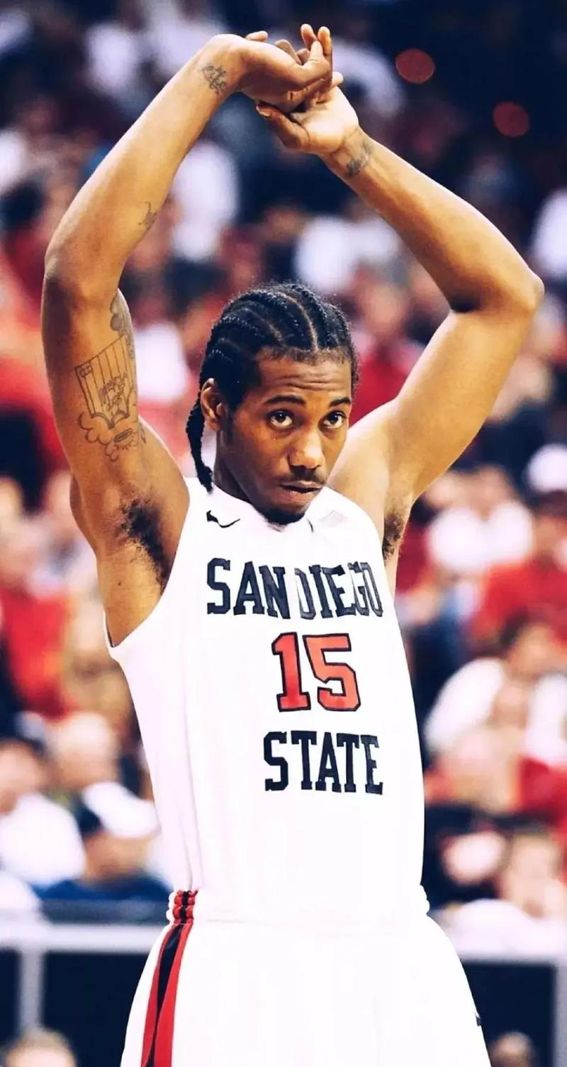 西媒：皇马继续推进内格雷拉案，计划向巴萨索要巨额赔偿（西媒：皇马持续推进内格雷拉案，拟向巴萨索取巨额赔偿）