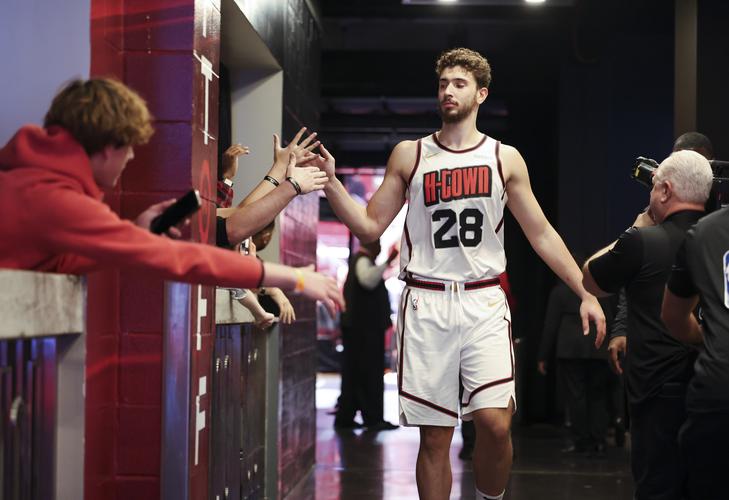 布伦森半场26分＆唐斯准两双，尼克斯17分领先猛龙（布伦森半场砍26分，唐斯准两双，尼克斯领先猛龙17分）