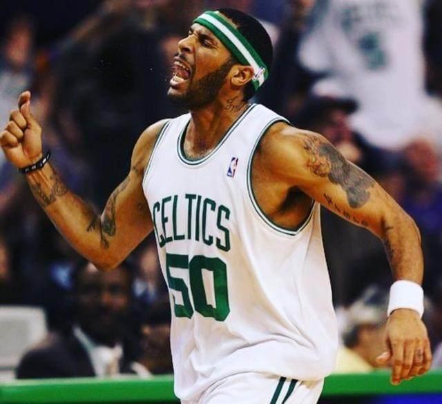 辽宁男篮王哲林末节爆发带队取胜（王哲林末节发威率辽宁男篮胜出）