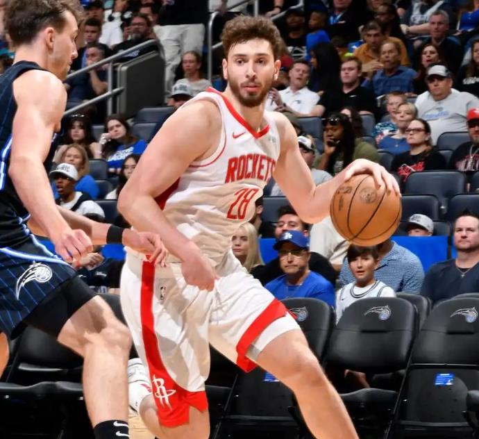 英媒：伊萨克无意与纽卡谈新合同，他坚信自己的未来在利物浦（英媒：伊萨克不愿商谈纽卡新约，坚信未来在利物浦）