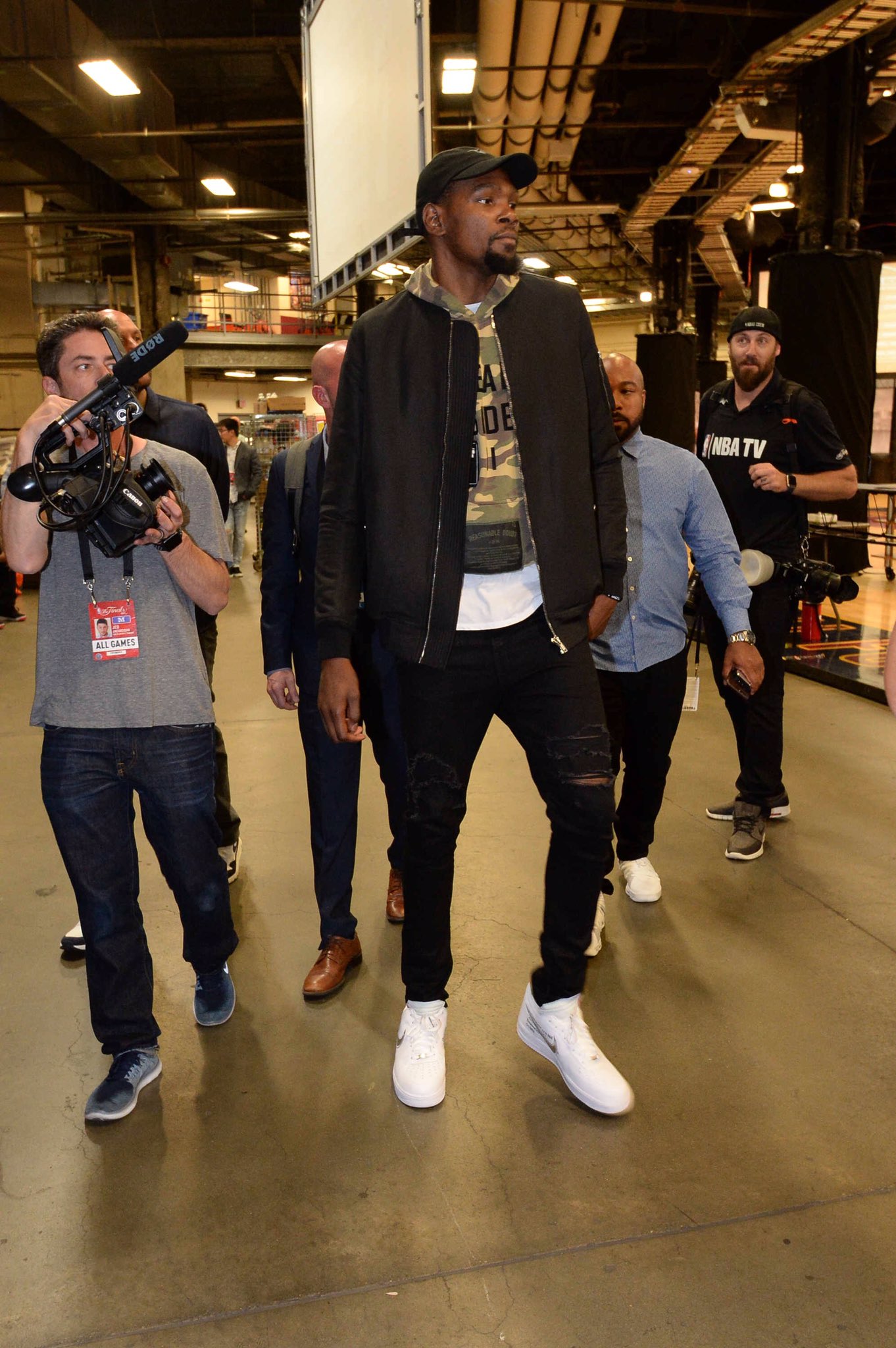 官方：法兰克福签下18岁日本前锋神代庆人，他将进入U21比赛（官方确认：18岁日本前锋神代庆人加盟法兰克福，将代表U21出战）