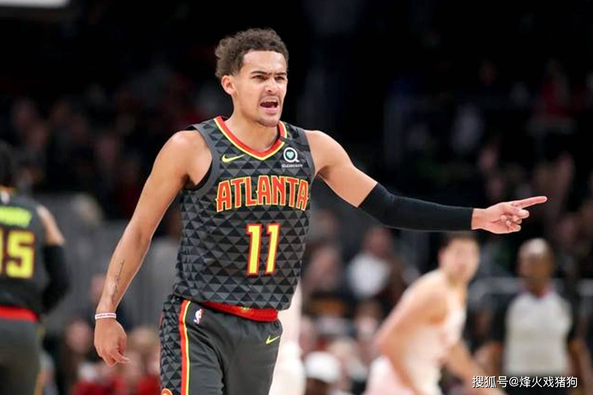 罗马诺：伊镇与那不勒斯就租借卡尤斯特达成协议，等球员点头（罗马诺：伊镇与那不勒斯已谈妥卡尤斯特租借，正待球员同意）