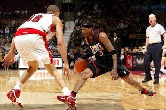 亚马尔：不会去想我是西班牙足球的新旗帜；目前没感到过压力（亚马尔：不把自己当作西班牙足球新象征，目前尚未感到压力）