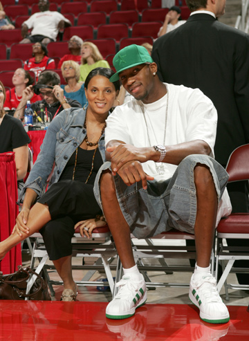 奥格斯堡vs汉堡：凯文-施洛特贝克、法比安-里德首发，法比奥-维埃拉、洛孔加出战（奥格斯堡对汉堡：凯文-施洛特贝克、法比安-里德先发，法比奥-维埃拉与洛孔加出场）